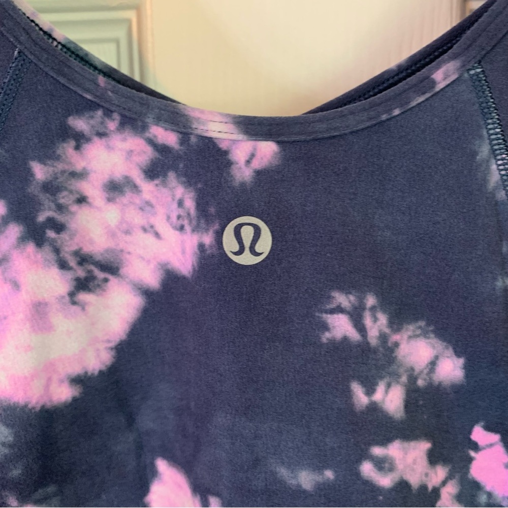Lululemon Align Cropped Tie Dye T-shirt, size 4 - Picture 4 of 6